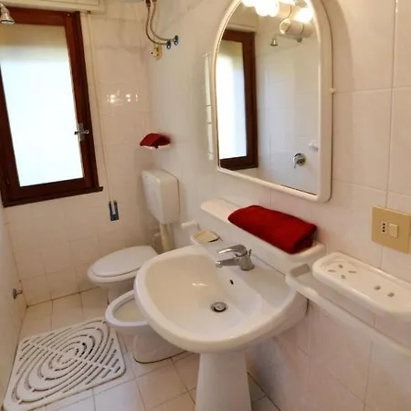 Apartman Locazione Turistica Luisa - Rom400 *
